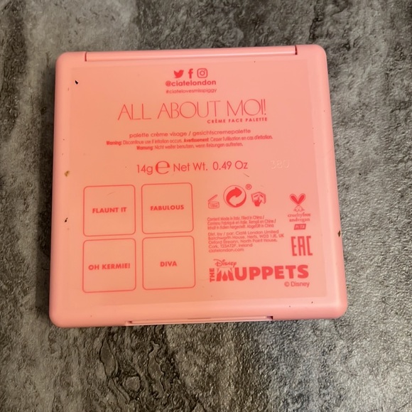 CIATÉ LONDON All About Moi! Miss Piggy Blush Palette - Picture 3 of 5